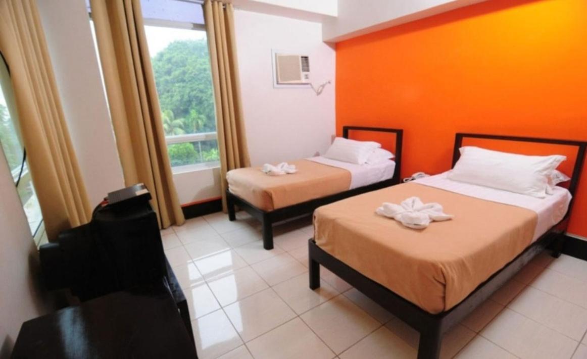 Negrense Suites Bacolod Exterior photo