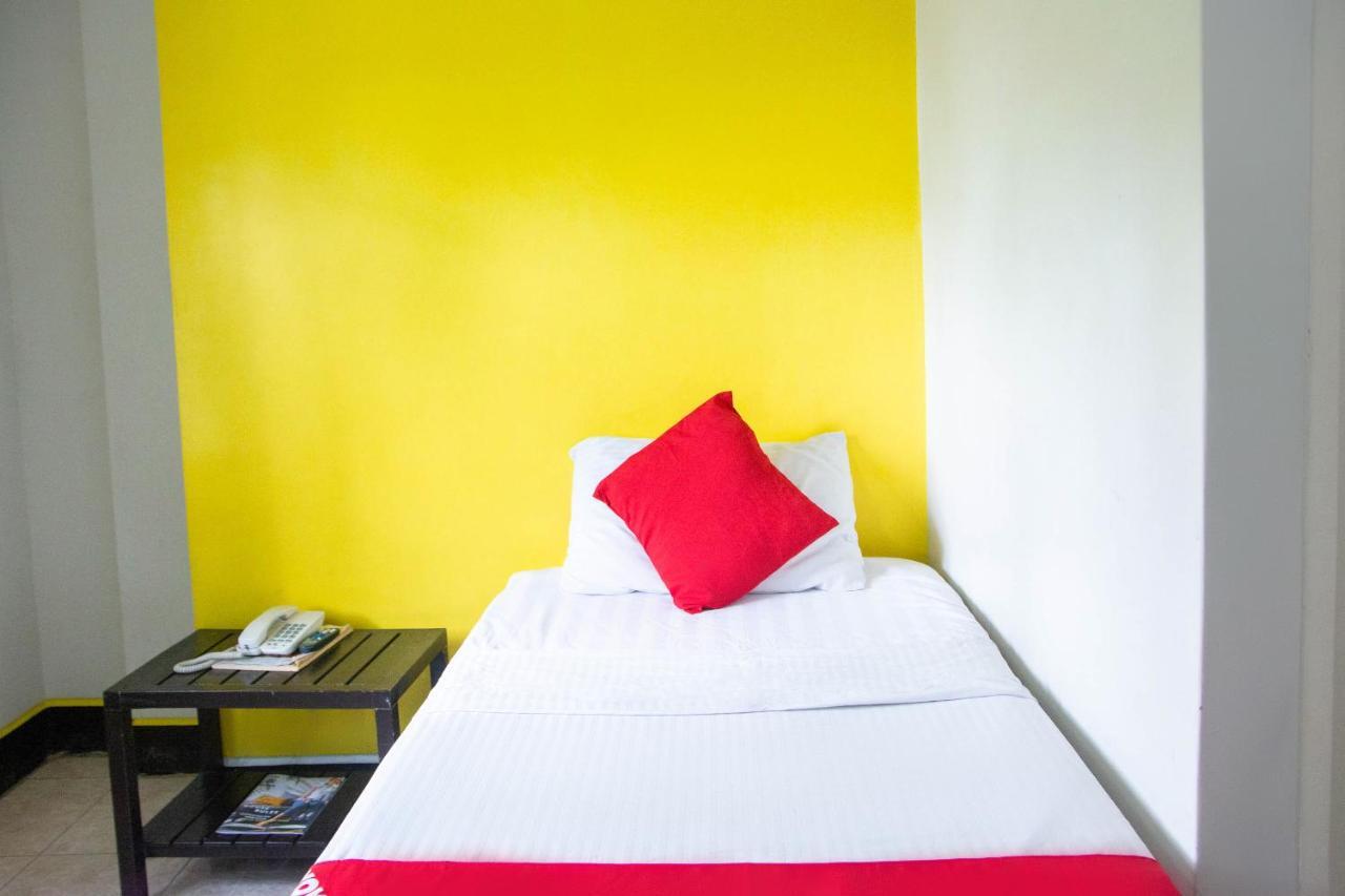 Negrense Suites Bacolod Exterior photo