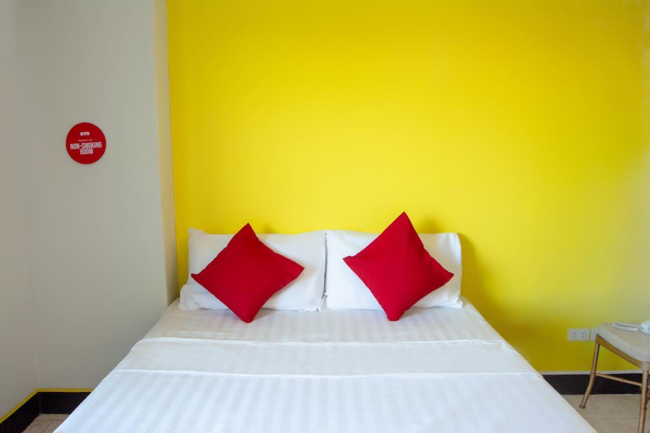Negrense Suites Bacolod Exterior photo