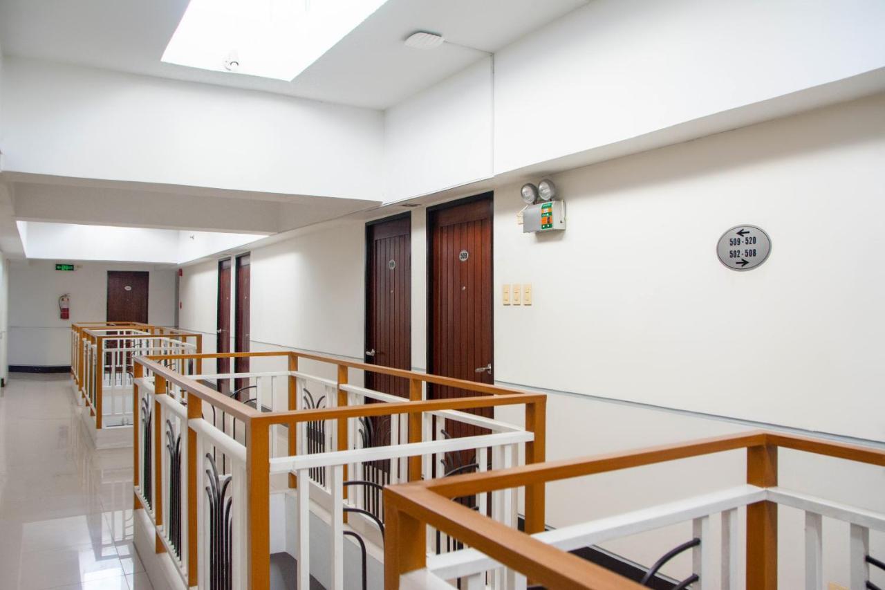 Negrense Suites Bacolod Exterior photo