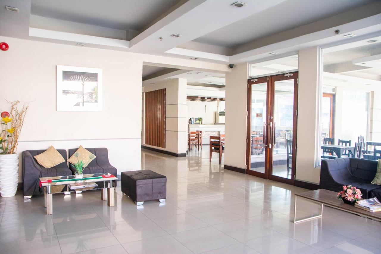 Negrense Suites Bacolod Exterior photo